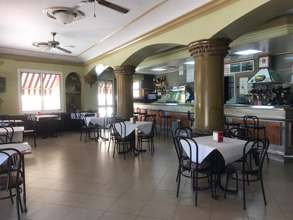 Hostal Bar San Pedro Mairena De Alcor Exterior photo