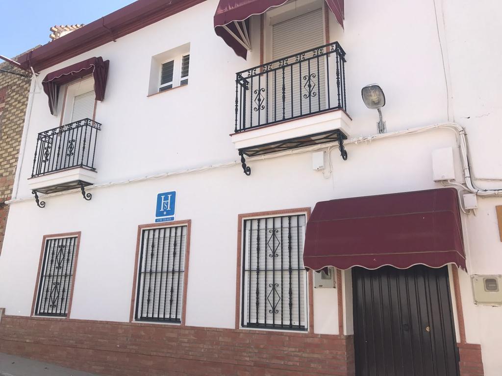 Hostal Bar San Pedro Mairena De Alcor Exterior photo